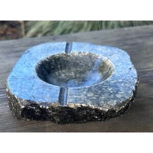 VINTAGE NATURAL STONE ROCK ASHTRAY MARBLE GRANITE ROUGH EDGE 7.5 X 6.5